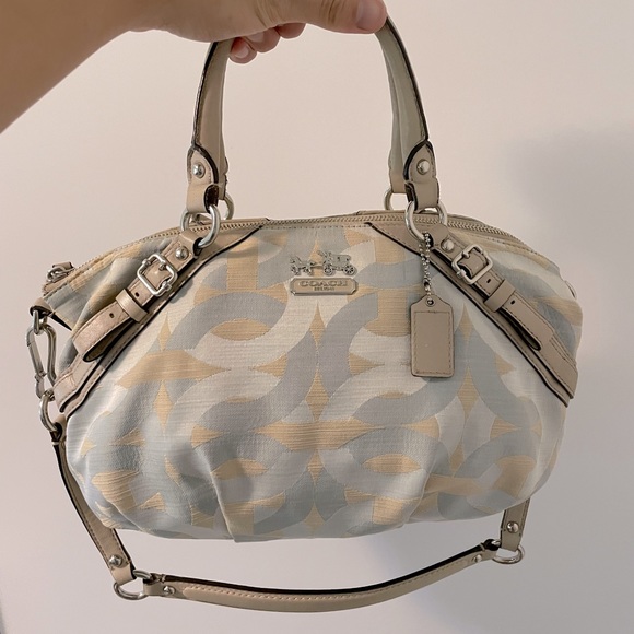 Coach Handbags - Vintage Coach Bag